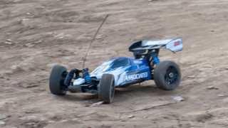 RC8.2e cornering hard, with much body roll