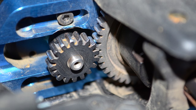 Steel pinion and spur gears in an RC8.2e
